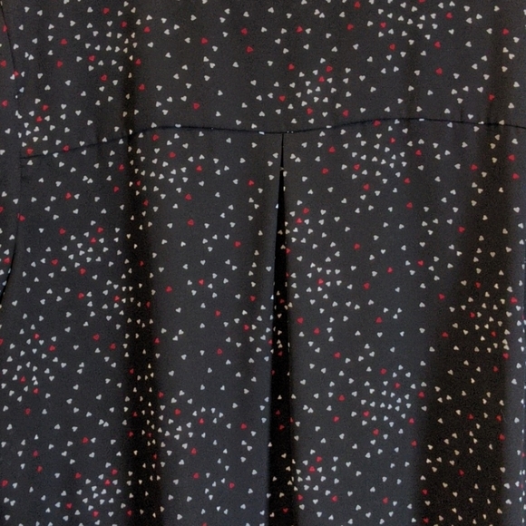 3/$20 Reitmans 💕 heart print blouse - Picture 5 of 8